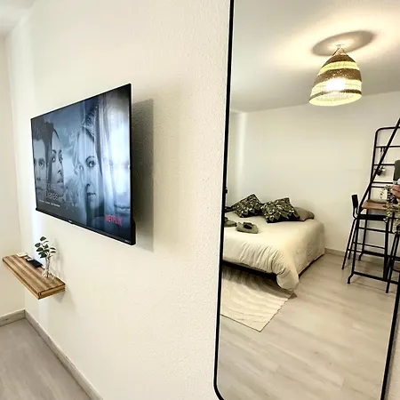 Studio Gare Entierement Renove, Wi-Fi, Clim, Tram, 15 Min Des Plages Montpellier Exterior photo