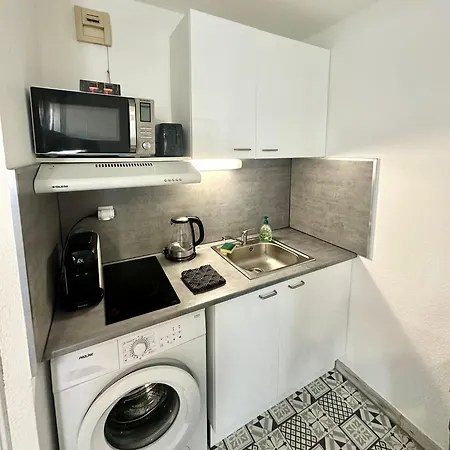 Studio Gare Entierement Renove, Wi-Fi, Clim, Tram, 15 Min Des Plages Montpellier Exterior photo