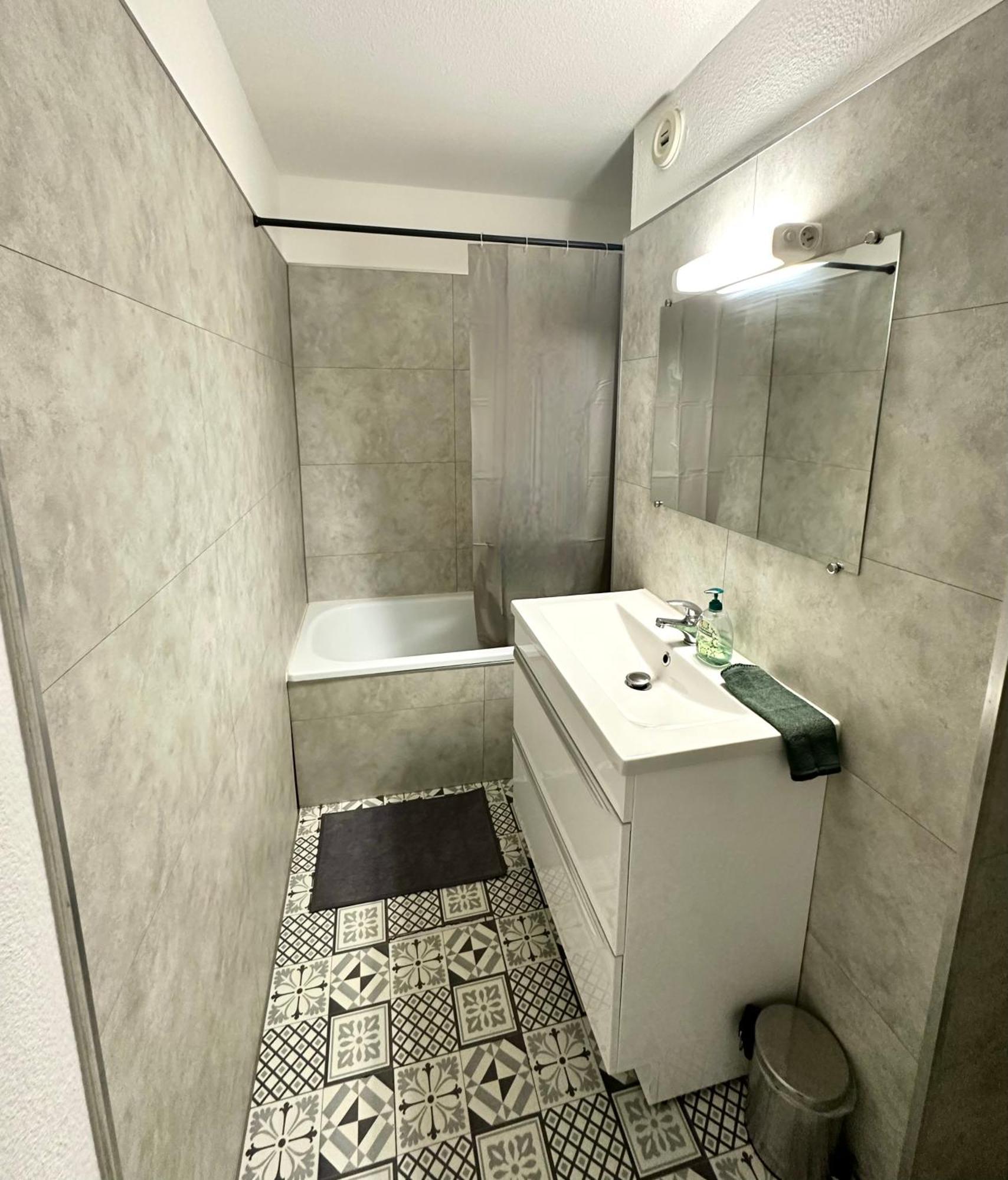 Gare Entierement Renove, Wi-fi, Clim, Tram, 15 Min Des Plages Appartement Montpellier